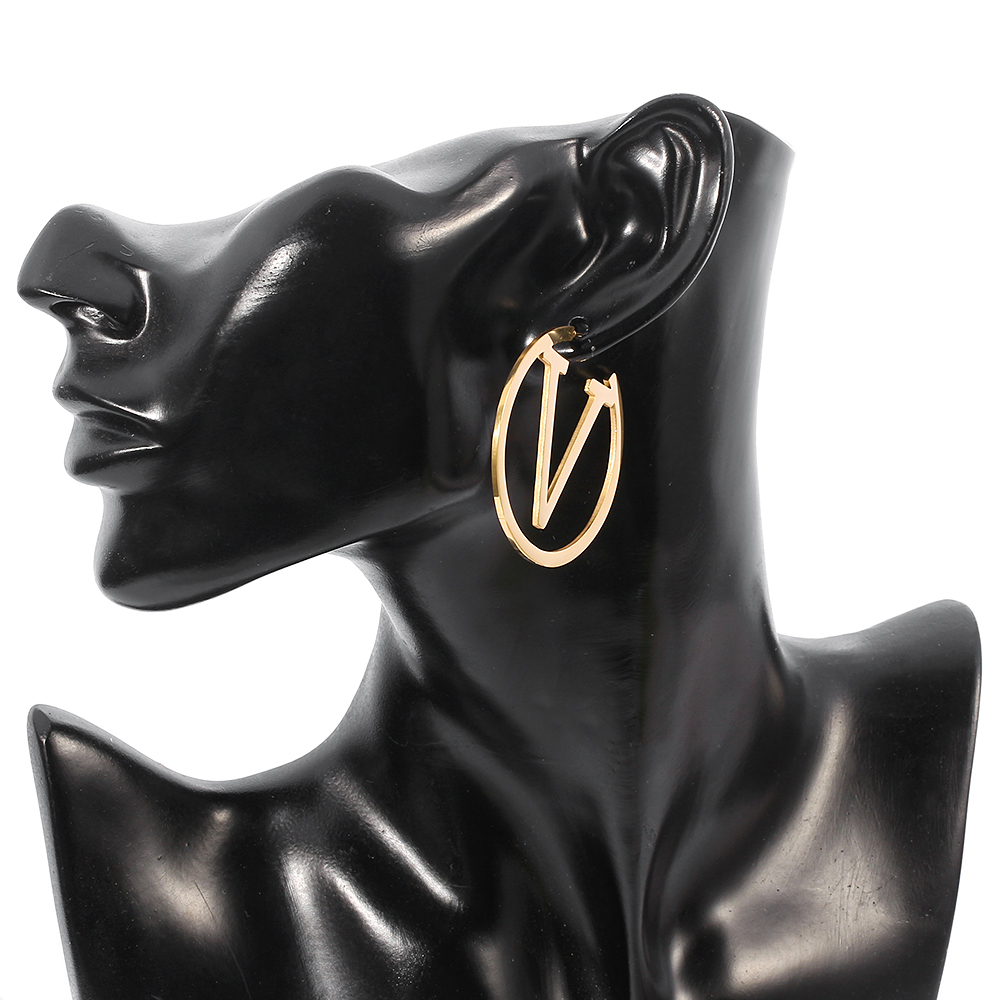 أقراط معدنية أنيقة بتصميم حرف  - مراجعة Women Accessories Earrings وسعره